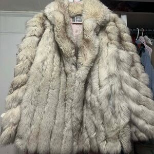 Women's Light Gray luxurious sagafox Coat